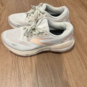 Brooks Women's Cream and Pink Sneakers